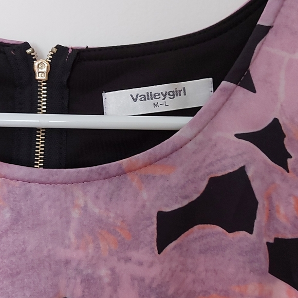 Pink and black floral dress with exposed zipper - Picture 3 of 3